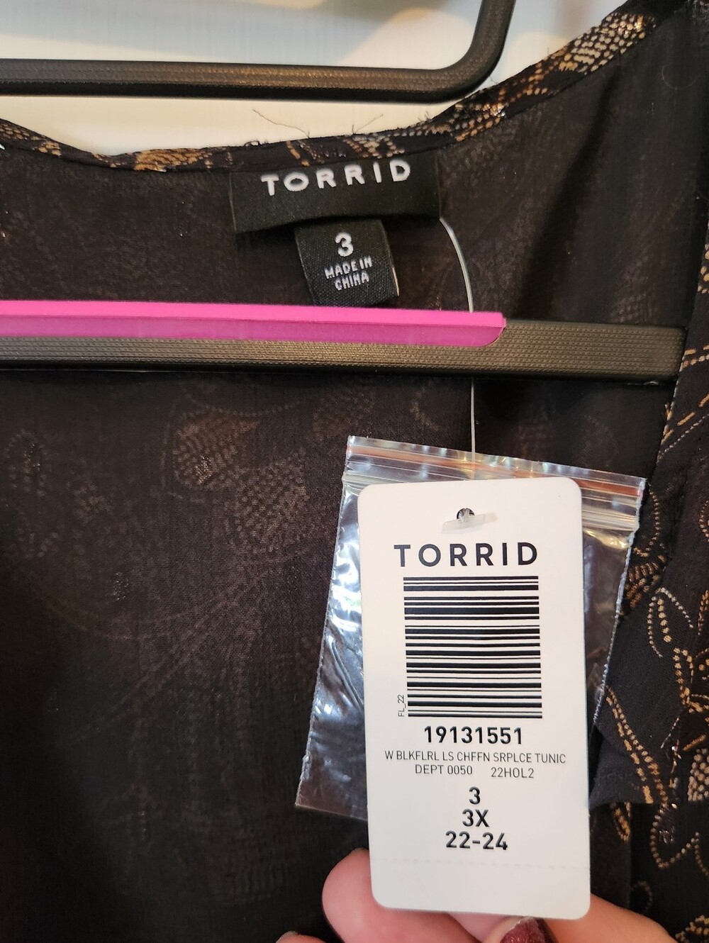 Torrid Black & Gold Sparkly Floral Long-Sleeve Chiffon Blouse Long Size 3x NWT - Picture 2 of 10